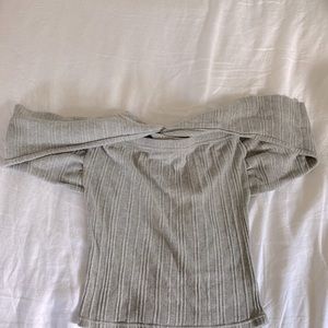 Cute grey off the shoulder knot top!